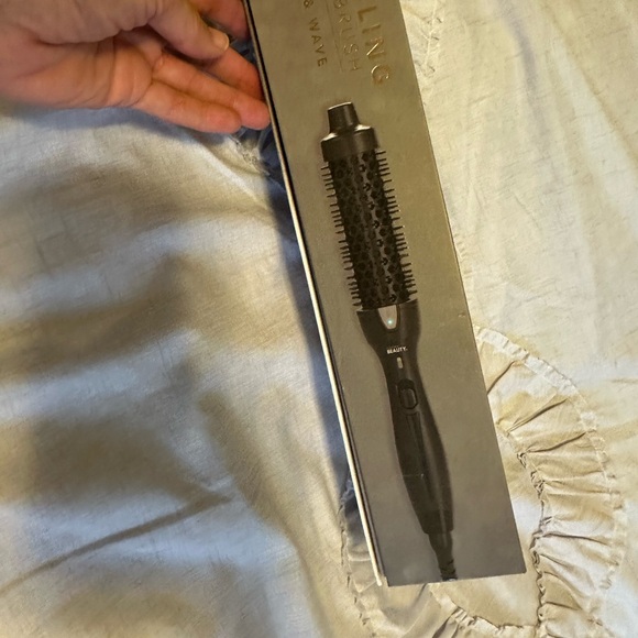 Hot styling 1.5” ionic brush NEW - Picture 4 of 7